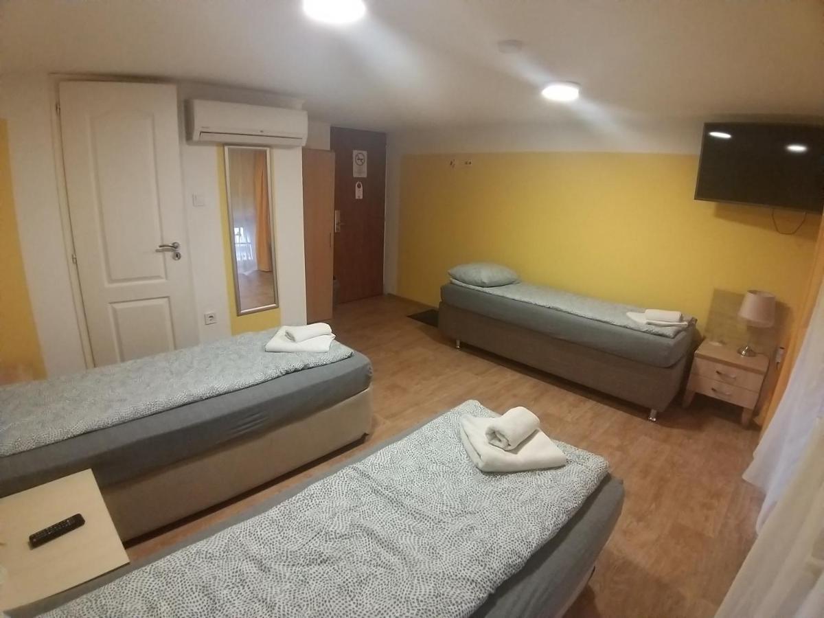 布达佩斯 德尼兹旅舍酒店 外观 照片