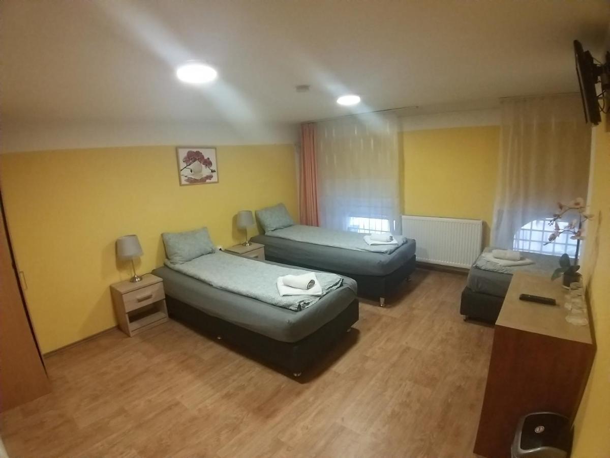 布达佩斯 德尼兹旅舍酒店 外观 照片